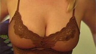 Дождливый день - порно видео