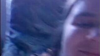 Играл в волосатую киску - порно видео