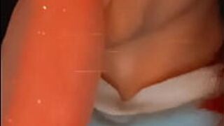 Сосание дилдо - порно видео