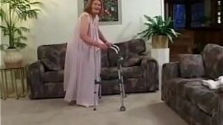 Ты не знаешь, что делать с членом - порно видео