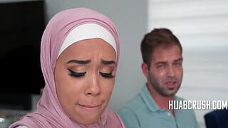 Помогаю моей арабской сводной сестре быть менее ханжой - порно видео