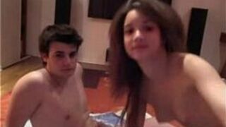 Юную крошку трахнули перед вебкамерой - порно видео