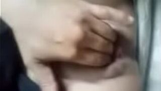 Тайская студентка дразнит киску, показывает свой красивый клитор и очень аппетитную киску - порно видео