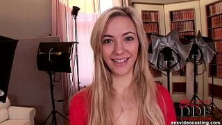 Горячий кастинг новенькой крошки - порно видео