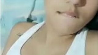 Он мастурбирует для меня - порно видео