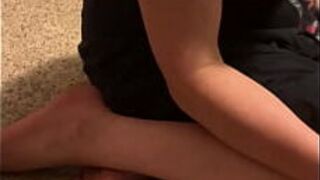 Моя сводная сестра не носит трусики - порно видео