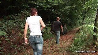 Сквирт французской зрелой жестко отдолбили в анал и трахнули двойным проникновением на улице - порно видео