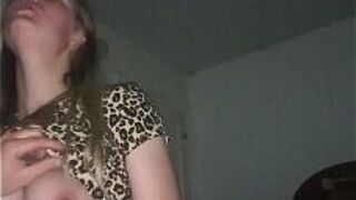 Мой учитель сквиртит повсюду - порно видео