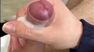 ПОДРОСТОК МАЛЬЧИК КОНЧИЛ - порно видео