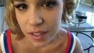 Чирлидер - порно видео